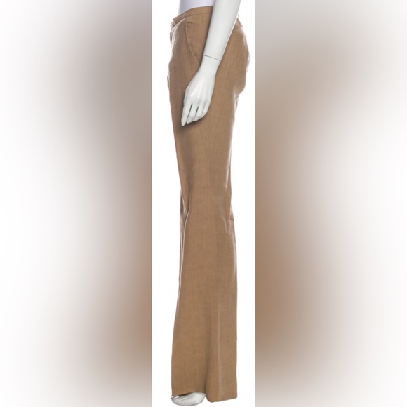 Gucci khaki pants. Gold Gucci adornment on the back pocket. Long. IT 44 / US 8 - Picture 4 of 10